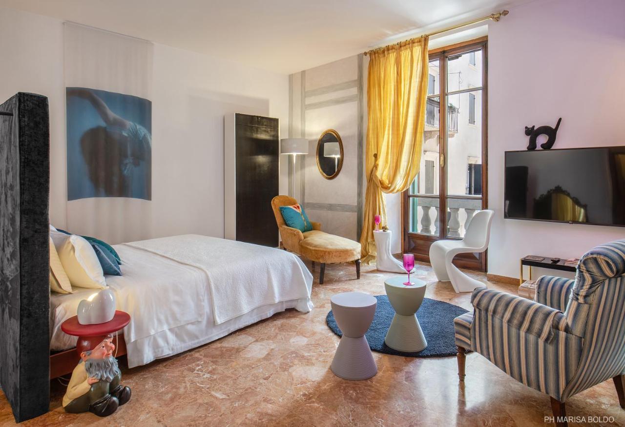 Billie'S Flat Red - Art & Design Apt In Verona Historic Centre Luaran gambar