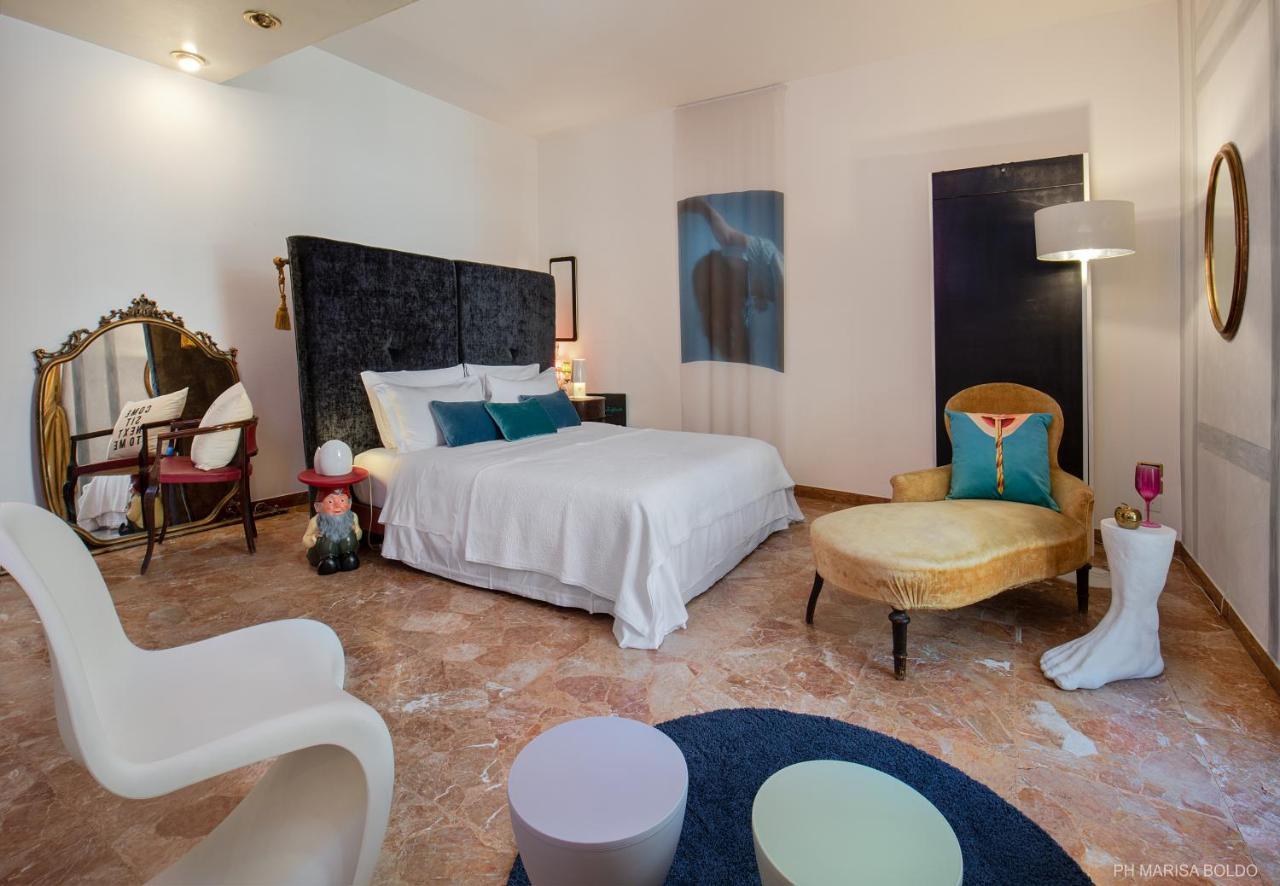 Billie'S Flat Red - Art & Design Apt In Verona Historic Centre Luaran gambar