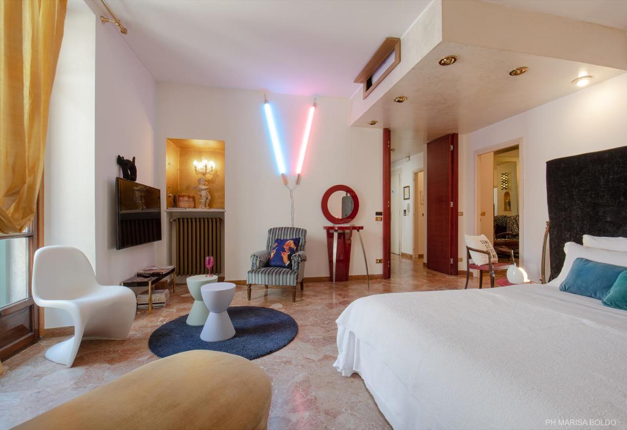 Billie'S Flat Red - Art & Design Apt In Verona Historic Centre Luaran gambar